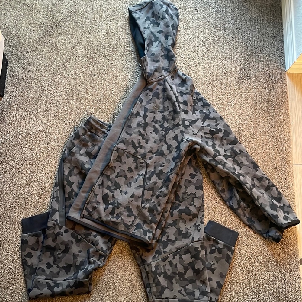 Mens Nike tech fleece sweatsuit
